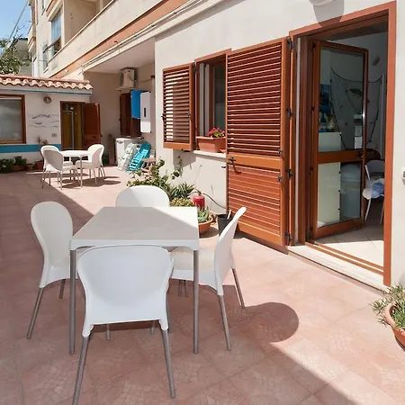Guest house Mistral Marina Piccola 2*